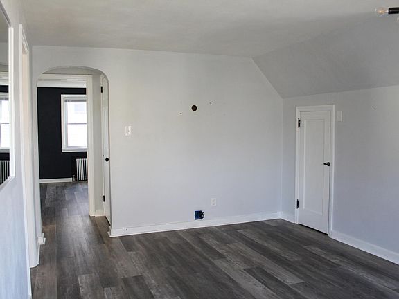 2nd image of 26 Garden Ct S Floor 2