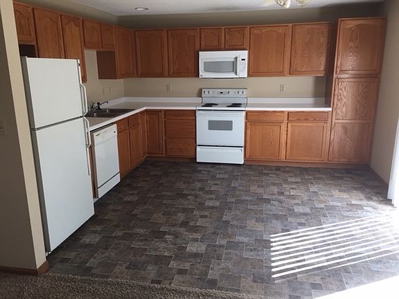 4th image of 4921 Charm Oak Dr