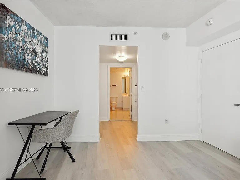 1750 N Bayshore Dr #2805 — Photo 31