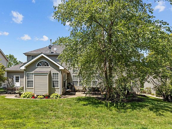 3rd image of 112 Elderberry Ln