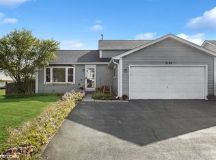 3180 Montrose Dr, Lake In The Hills, IL 60156