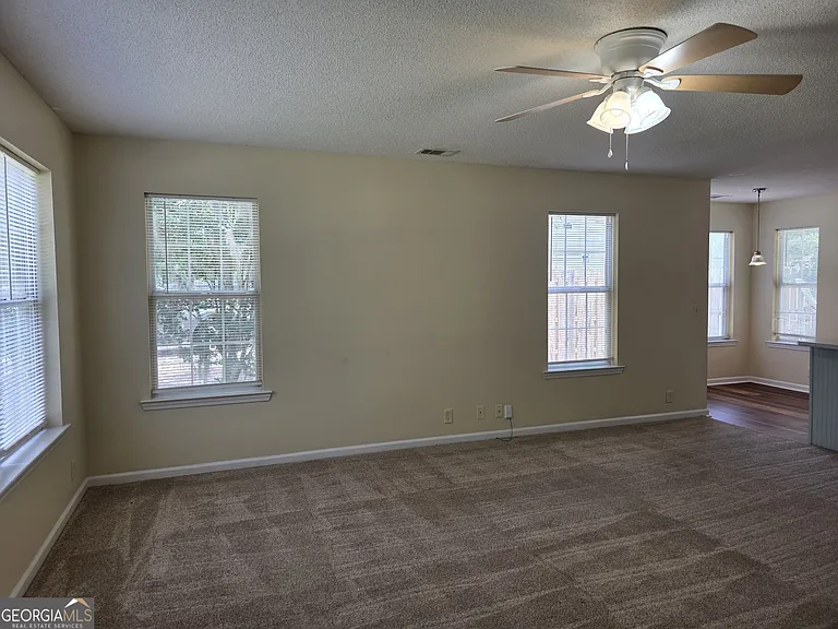 1213 Exley Dr — Photo 3