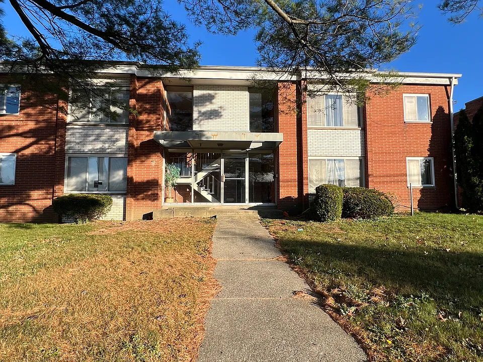 2003 Warrensville Center Rd #5