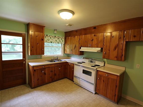 4th image of 931 Skyline Dr