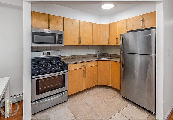 5th image of 144 W 133rd St #Penthouse