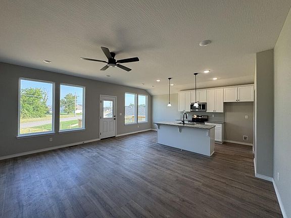 2nd image of 1401 S Barnard Way