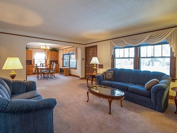 3rd image of 3403 N Wellington Pl