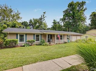 358 Ridgemeadow Dr, Chesterfield, MO 63017