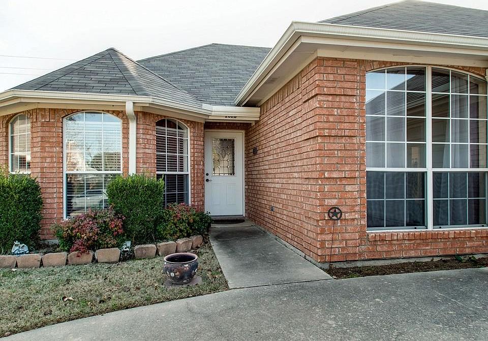 1st image of 2625 Bauer Dr