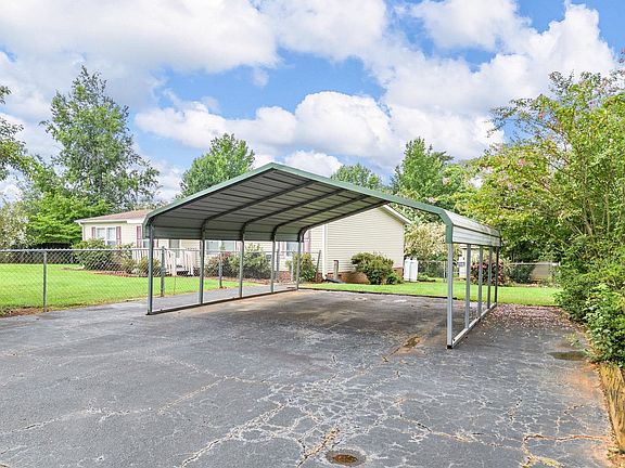 5th image of 125 Woodcliff Dr