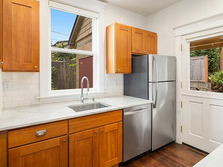 315 W McGraw St #1 — Photo 12