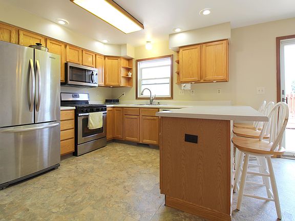 5th image of 14570 Sherry Ln