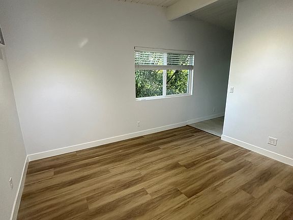 4th image of 3033 E 8th St APT 4