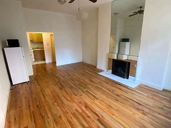 4th image of 10 W 76th St APT 4