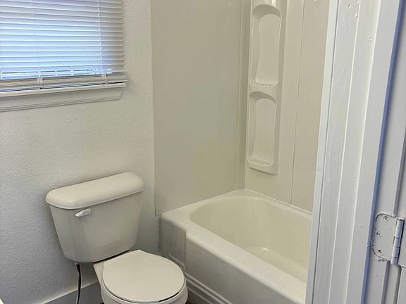 5th image of 236 S Lowry St