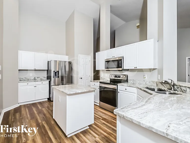 4527 Gentrice Dr — Photo 5