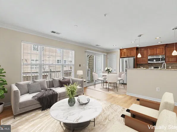169 Martin Ln, Alexandria, VA 22304