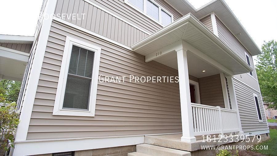 1st image of 210 S Roosevelt St