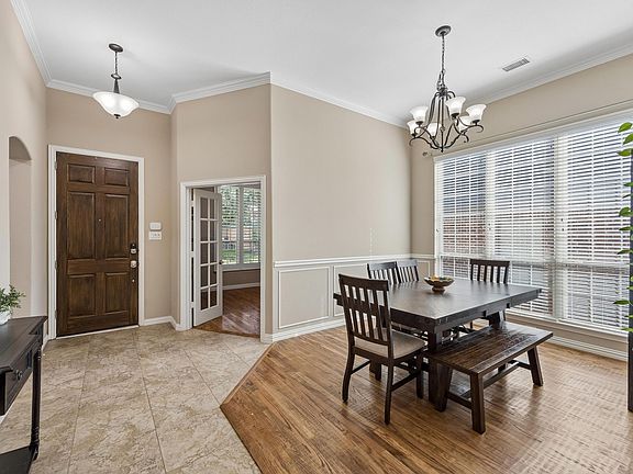 4th image of 915 Wyndham Way