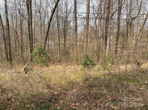 33rd St NE #15, Conover, NC 28613
