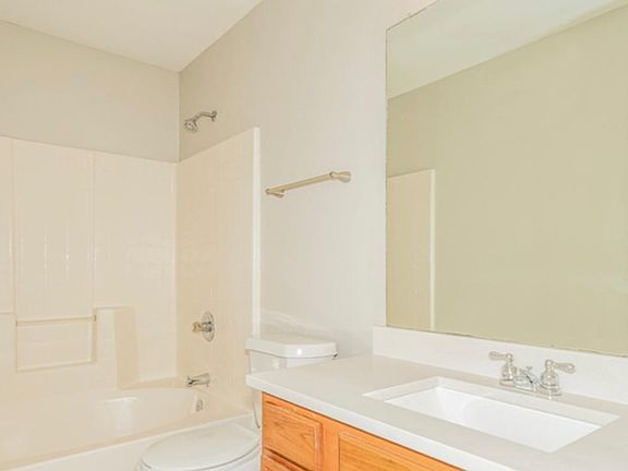 4th image of 8011 Marielle Cir