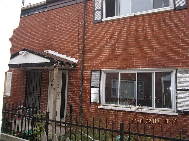 1st image of 124 N Waller Ave APT E