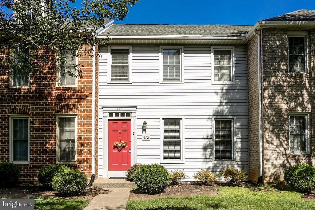 475 Delancey Ct photo 1