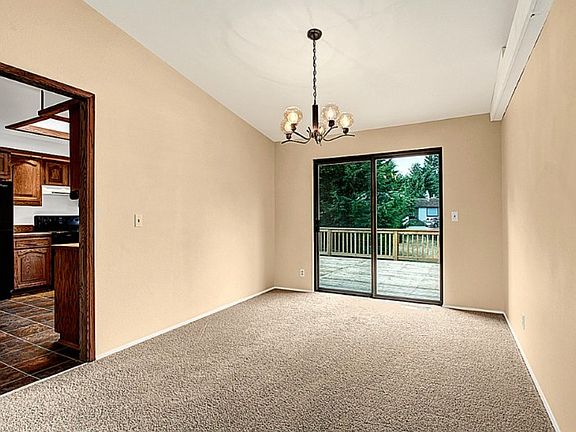 3rd image of 3322 NE 204th St