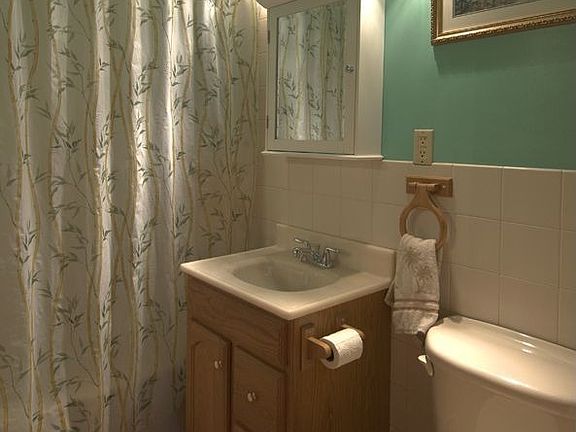 Main floor bath