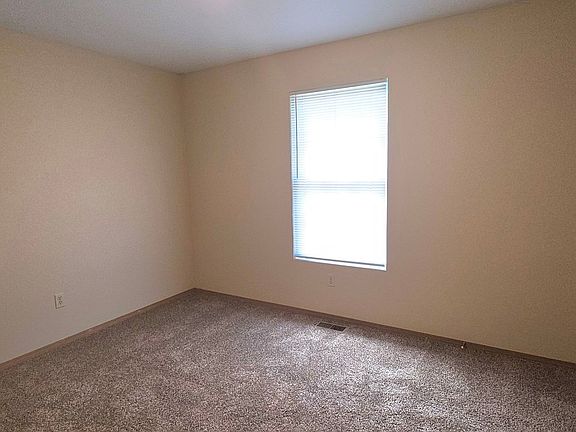 5th image of 1066 S Missouri Ave