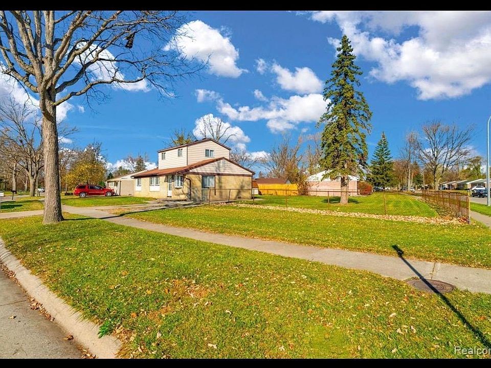 27002 Stacy St, photo 8