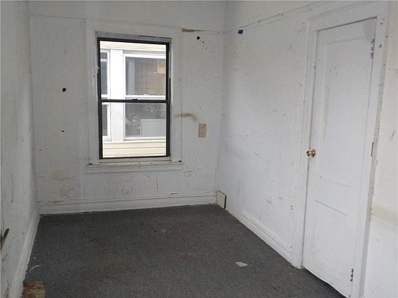 4th image of 3033 Brighton 3rd St