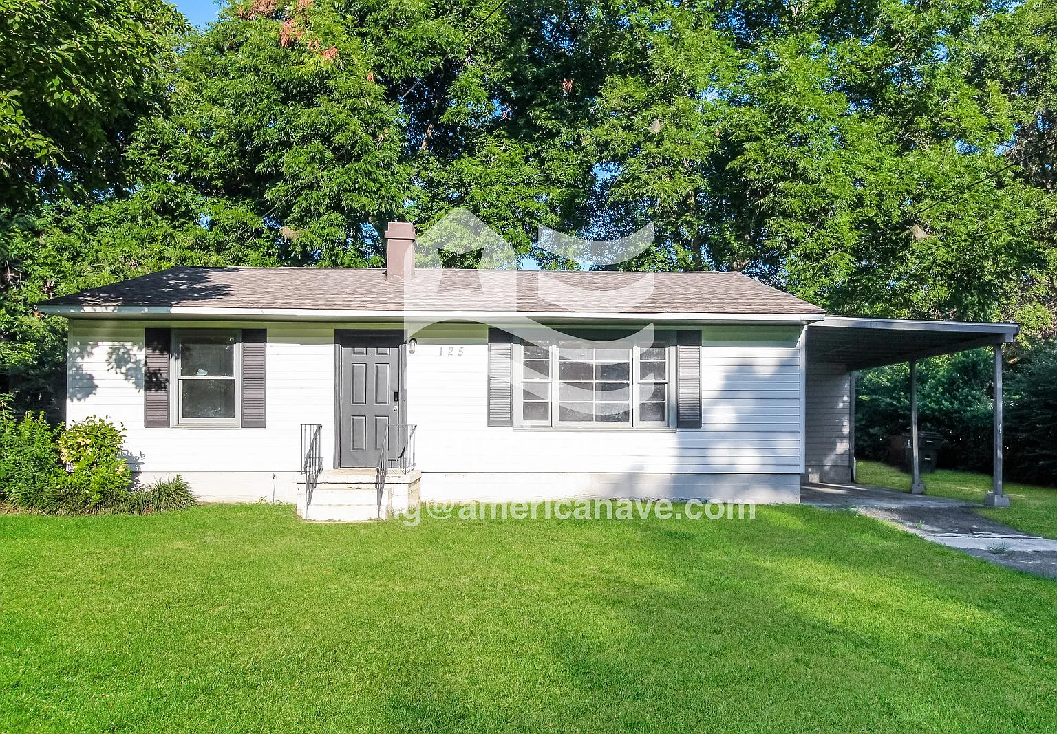 3 bed, 1.0 bath, 903 sqft, $1,245 — Photo 1
