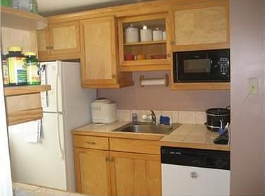 1st image of 141 Parkwood Dr
