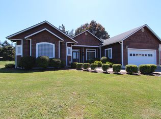 957 Seacrest Dr, Bandon, OR 97411