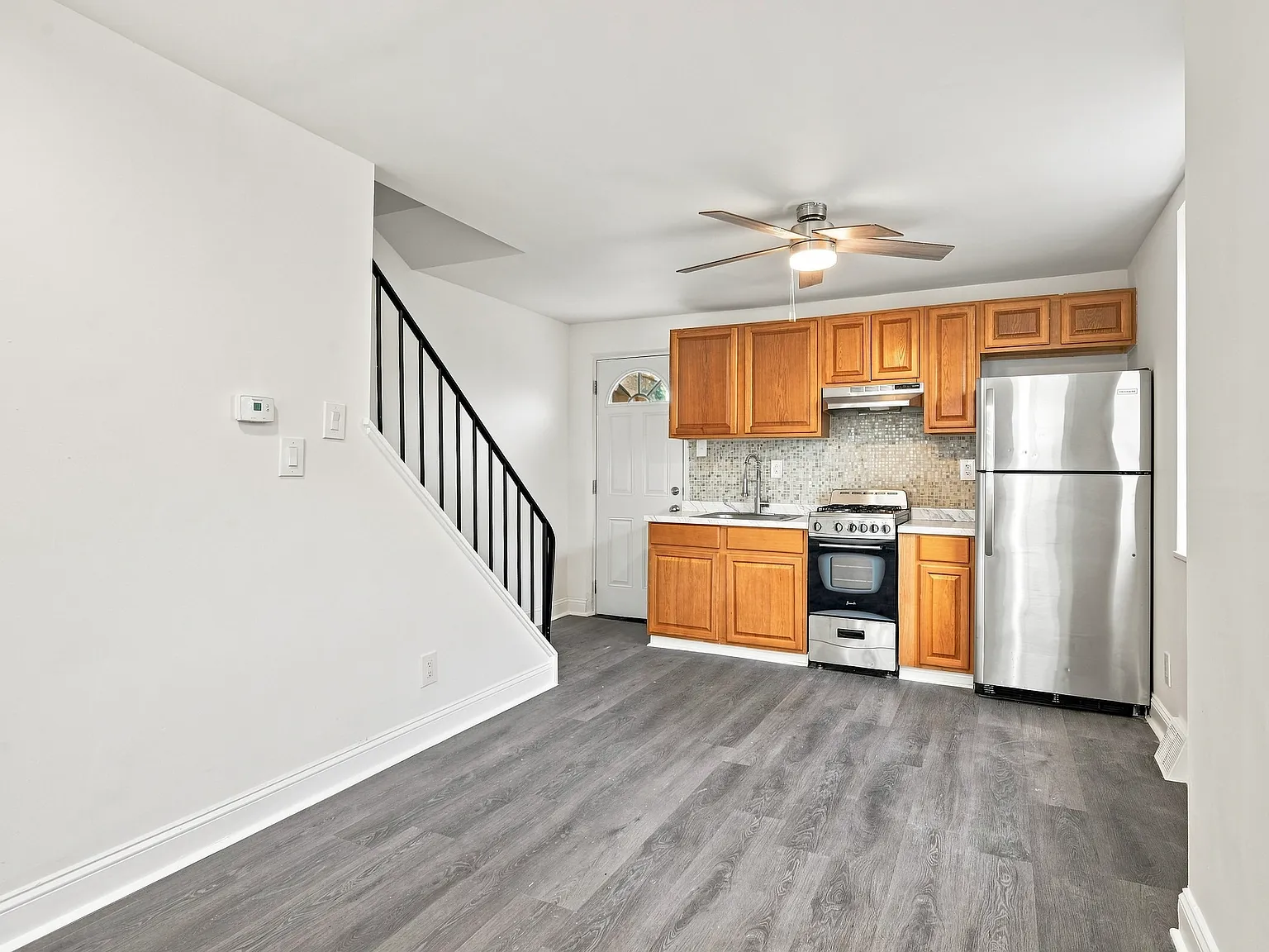 2 bed, 784 sqft, $1,650 — Photo 3