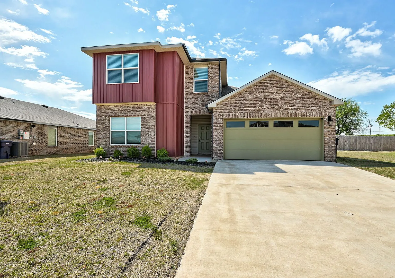 Massive 4BD/2BTH and 2 Car garage Home! Right off of 23 and Sara Road Minutes from JKP Turnpike — Photo 3