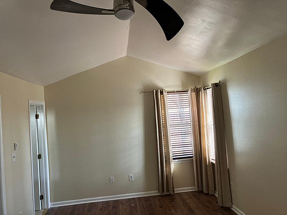 5th image of 25 Mahopac Dr