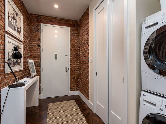 4th image of 921 Washington Ave APT 4D