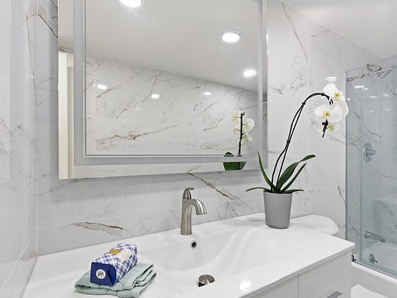 5th image of 131 Coolidge Ave #133
