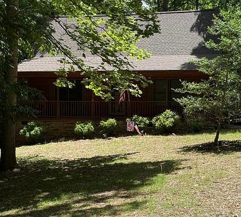 2nd image of 424 Cedar Laurel Ln