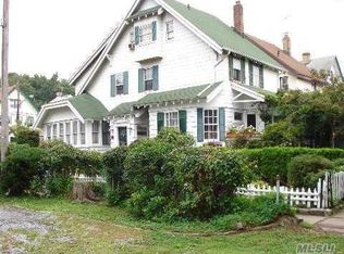 8902 98th St, Woodhaven, NY 11421