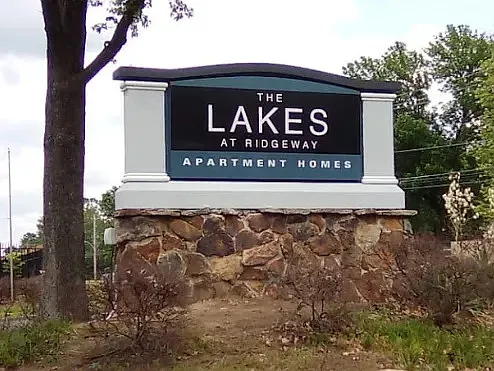Lakes at Ridgeway — Photo 6