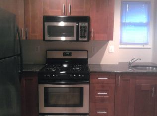 319 N 40th St #3, Philadelphia, PA 19104