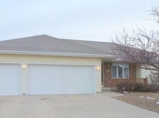 403 Embassy Ct, Sergeant Bluff, IA 51054