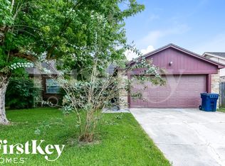 13275 Lake Breeze Ln, Willis, TX 77318