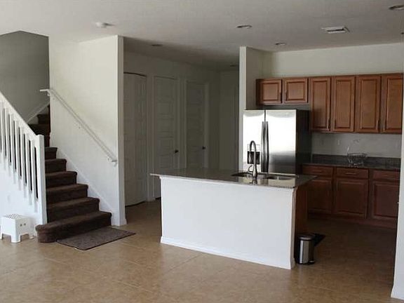 2nd image of 646 NE 191st Ter