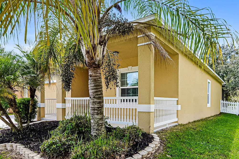 3 bed, 2.0 bath, 1445 sqft, $1,895 — Photo 3