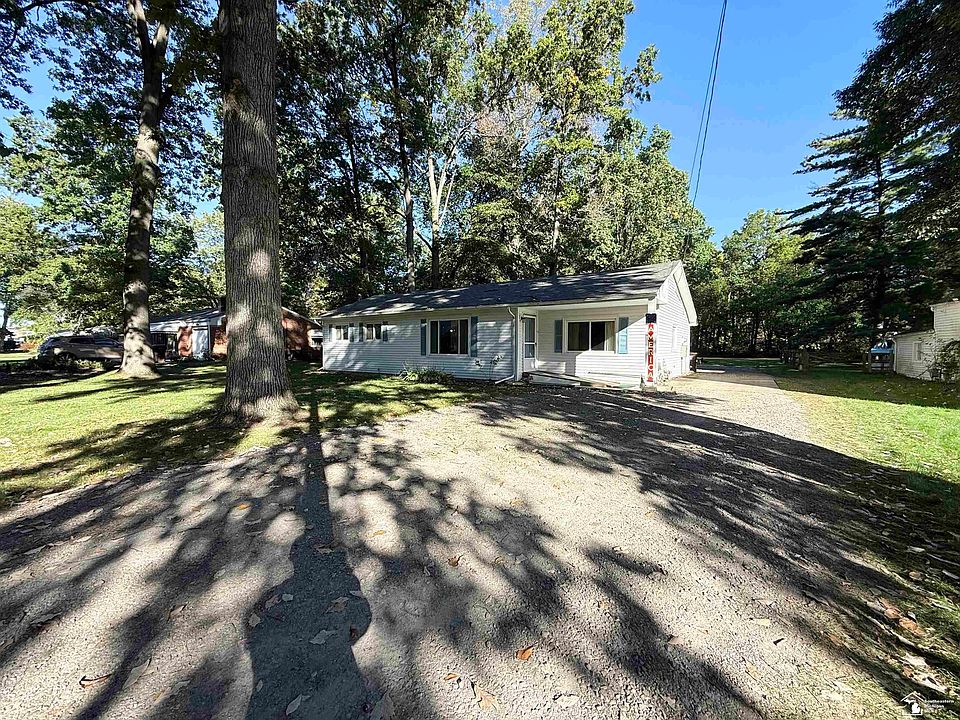 1st image of 3176 Springbrook Dr
