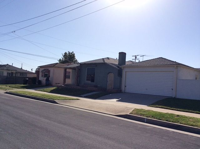1st image of 11811 Denver Ave